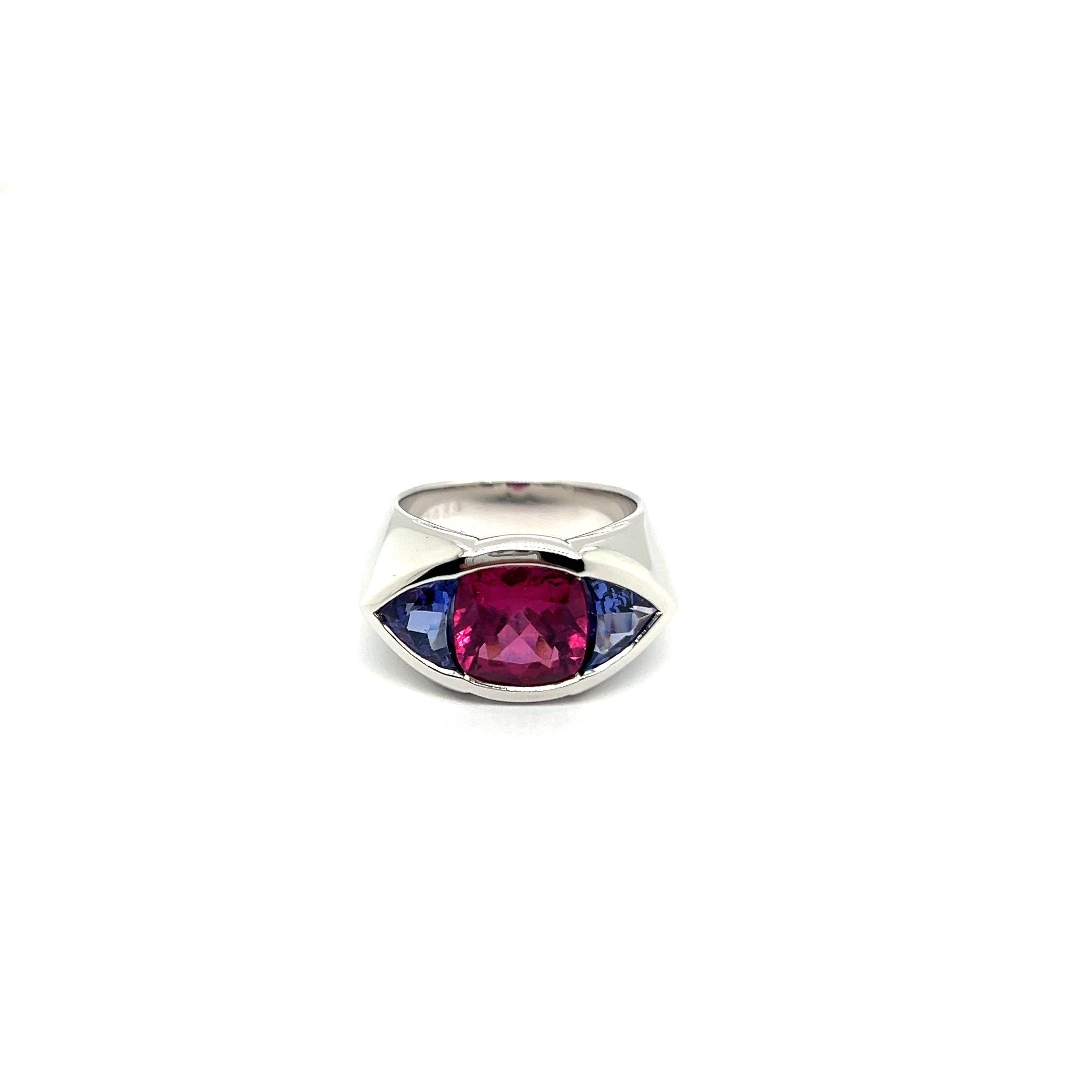 Ring with Pink Tourmaline & Tanzanite in 18 Karat White Gold by Gübelin  For Sale 2