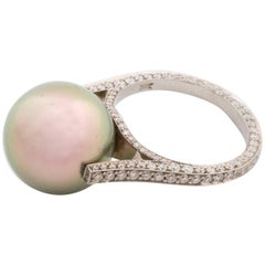 Ring with Platinum Tahitian Pearl and Diamonds