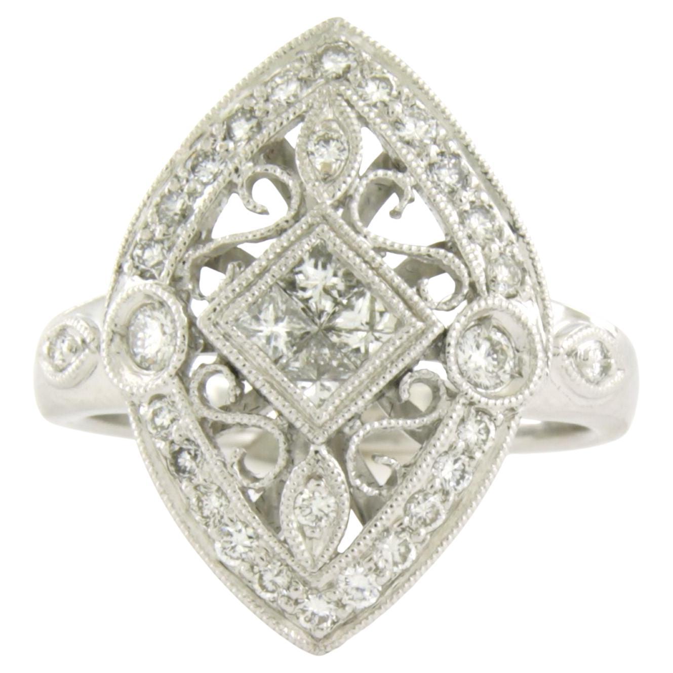 Anello con diamanti taglio princess e brillante fino a 0,56ct in oro 18k 6,7 grammi