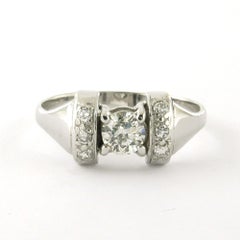 Ring mit Diamanten im Brillantschliff bis zu 0,63 ct, 18 Karat Weißgold, 3,3 Gramm