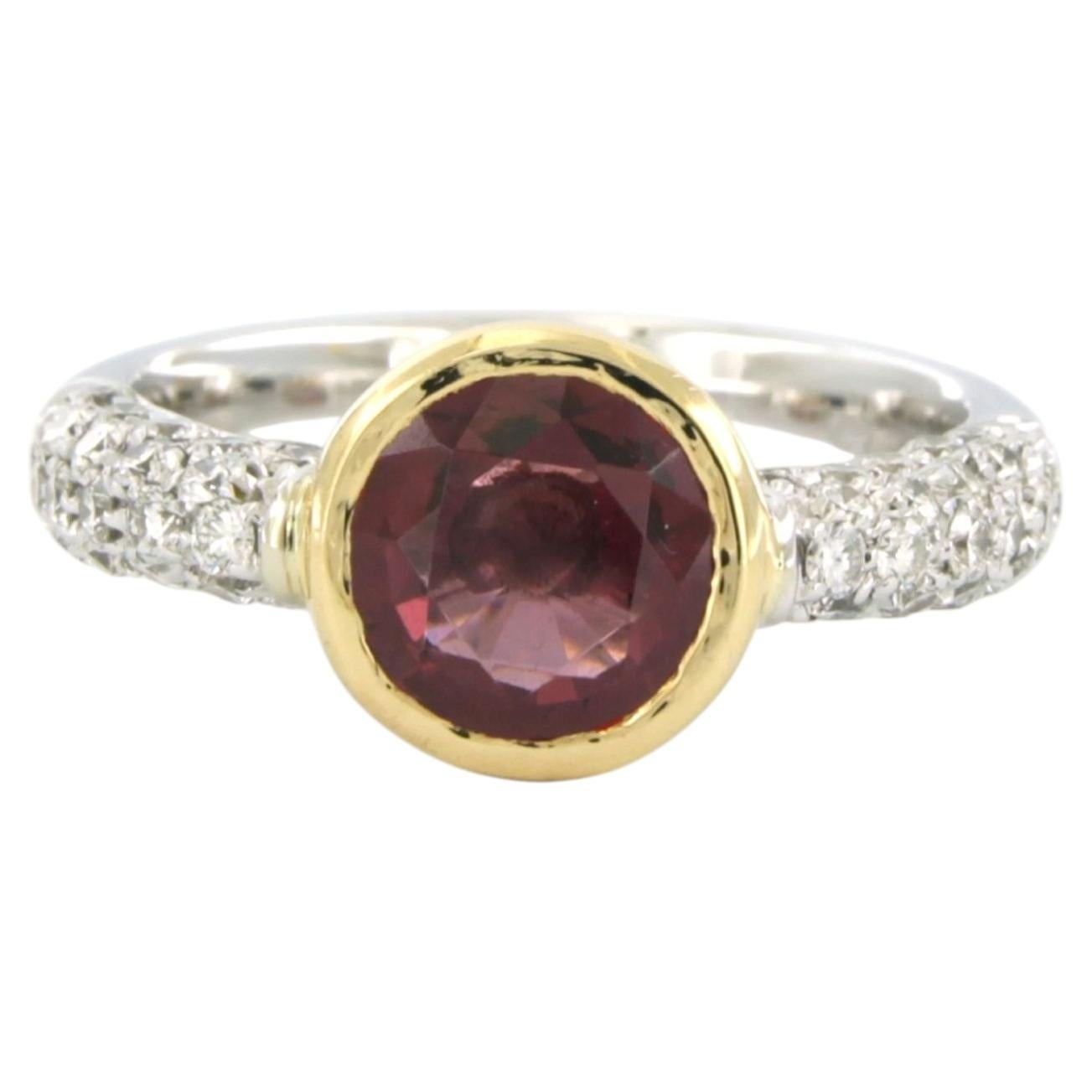 Bague avec rubellite et diamants taille brillant jusqu'à 1,00 ct, en or 18 carats, 7,4 grammes