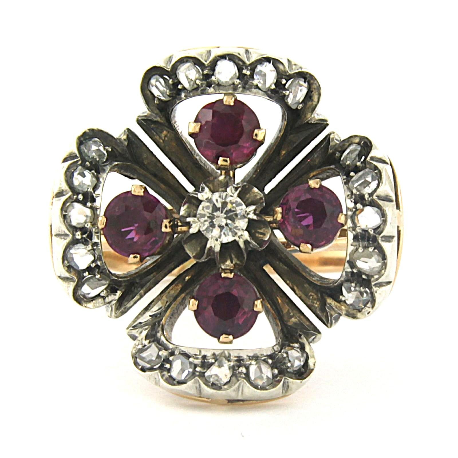Taille rose Bague avec rubis et diamants brillants et roses jusqu'à 0,30ct Or 18k et argent en vente