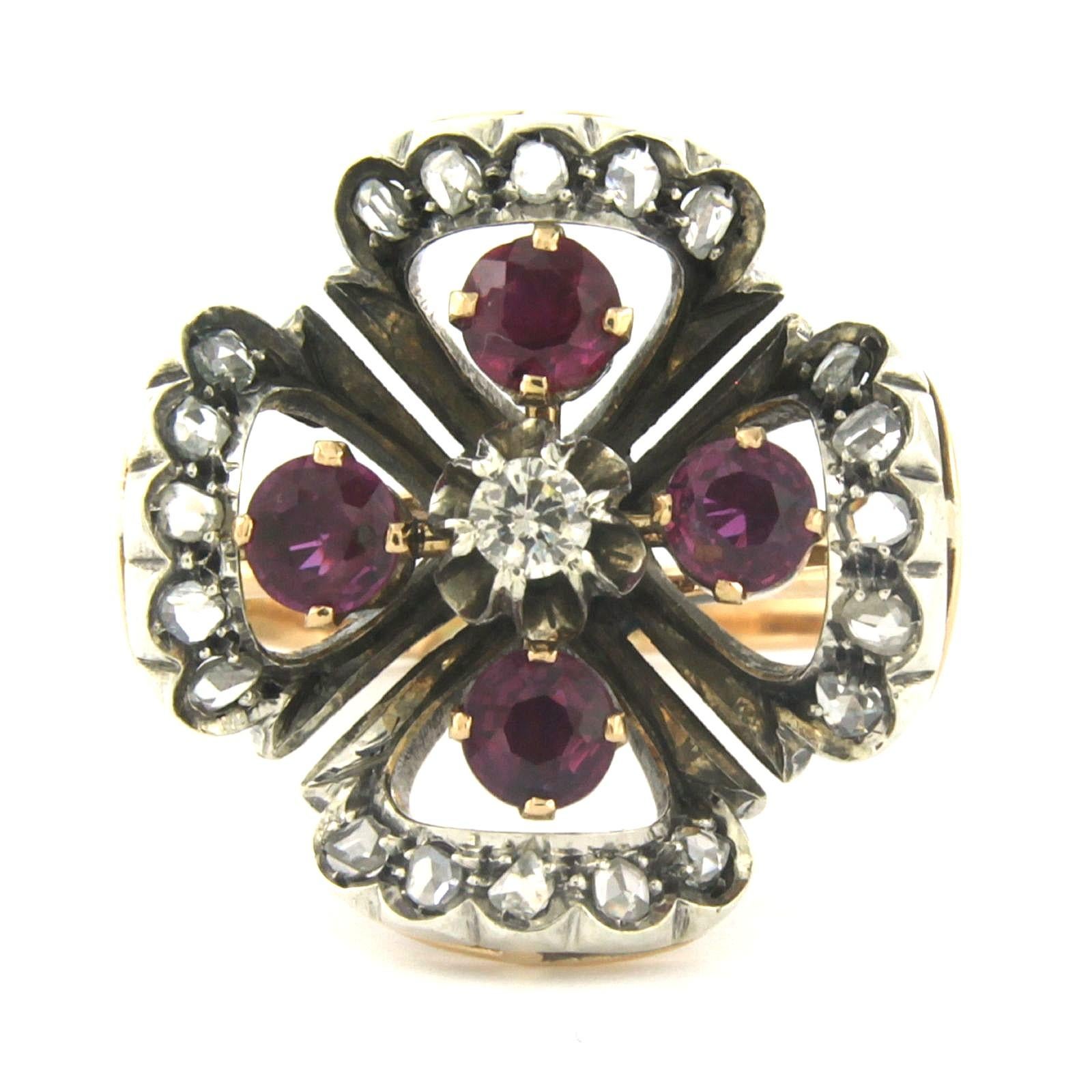 Taglio a rosa Anello con rubino e diamanti brillanti e rosa fino a 0,30 carati in oro e argento 18 carati in vendita