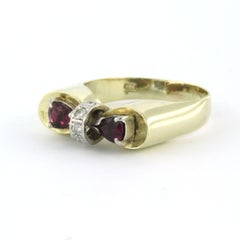 Bague avec rubis et diamants taille brillant jusqu'à 0,05ct or 14k 5,0 grammes