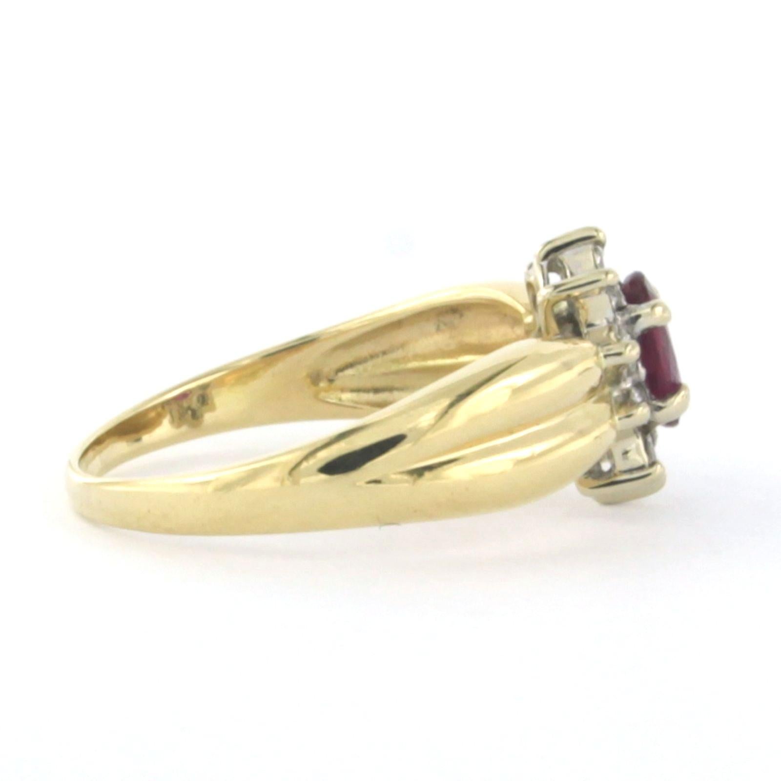 Anillo de oro bicolor de 18 quilates con rubí y diamante 0,15 ct G/H SI - talla US 7,5 - EU 17,75 (56)

Descripción detallada

La parte superior del anillo mide 10,4 mm de ancho y 4,6 mm de alto.

Peso: 3.8 gramos

Talla del anillo US 7.5 - EU 17.75