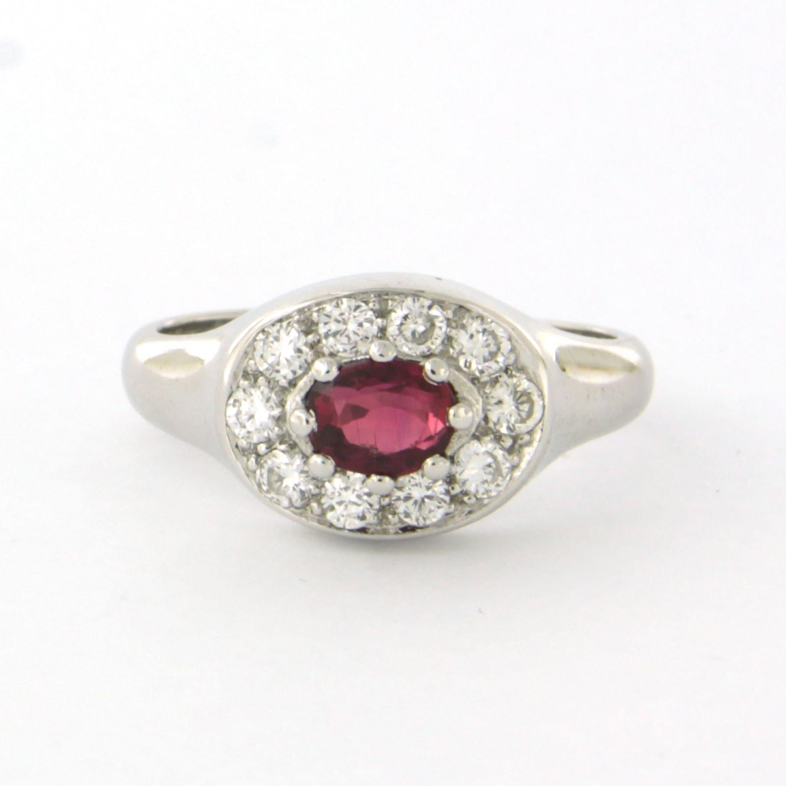 Bague avec rubis et diamants taille brillant jusqu'à 0,30ct Or 18k 4,4 grammes en vente 1