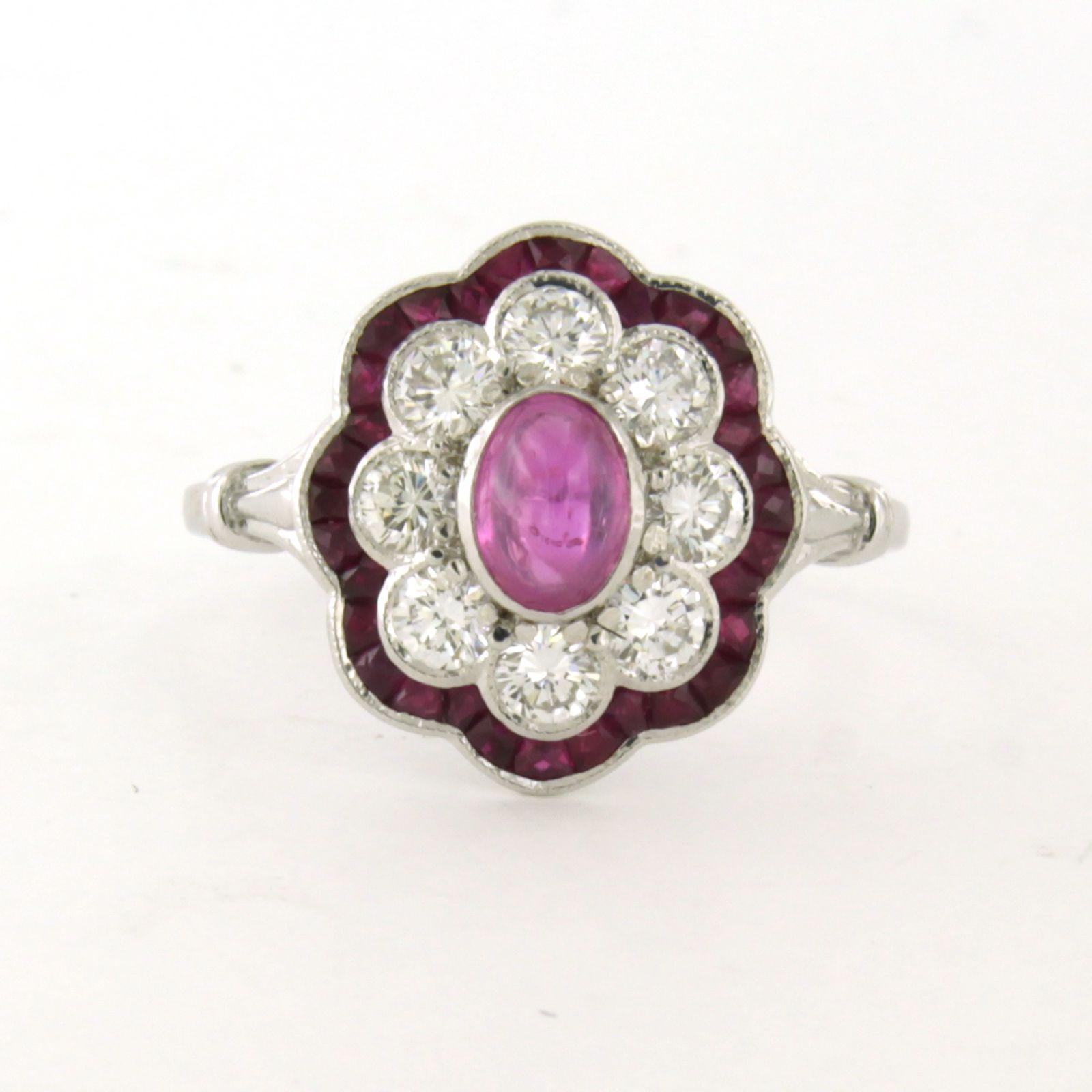 Bague en or blanc 14k sertie d'un rubis jusqu'à 3,62ct et d'un diamant taille brillant jusqu'à 0,75ct - F/G - VS/SI - taille de bague US 7 - EU 17,25(54)

description détaillée :

La partie supérieure de l'anneau est de forme ovale, de 1,5 cm sur