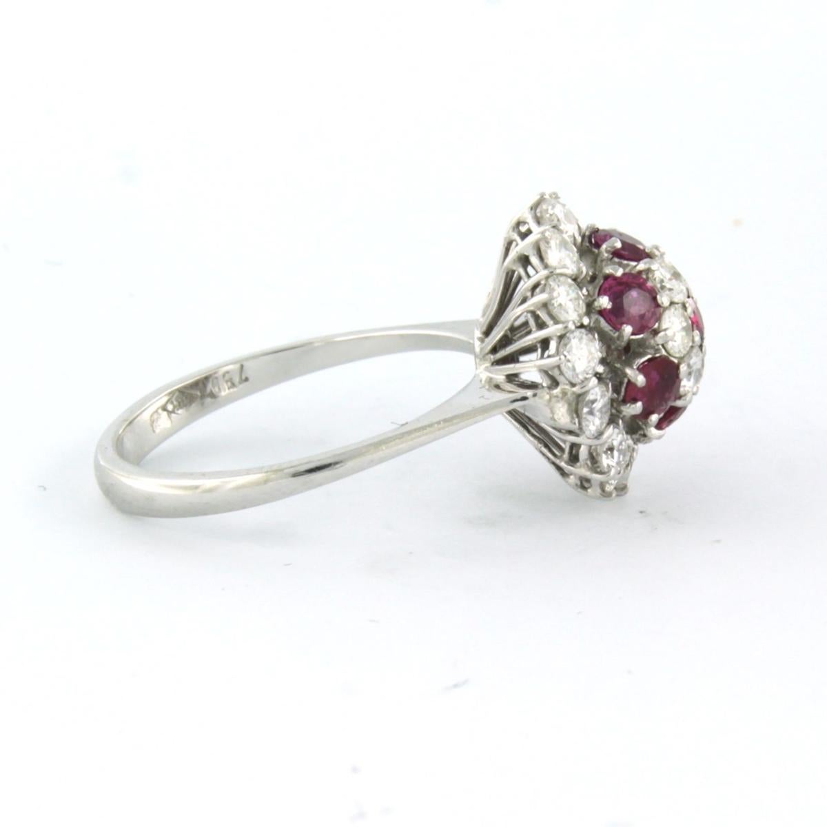 Anillo de oro blanco de 18k engastado con rubí y diamante talla brillante. 1,50 ct - F/G - VS/SI - talla EE.UU. 7,5 - UE. 17.75(56)

descripción detallada:

la parte superior del anillo mide 1,6 cm de ancho por 1,1 cm de alto

peso 5.2 gramos

talla
