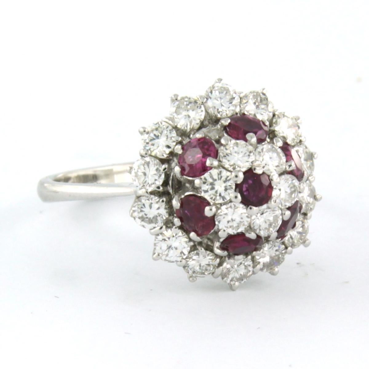 Anillo con rubí y diamantes talla brillante hasta 1,50ct Oro blanco de 18k en Excelente estado para la venta en The Hague, ZH