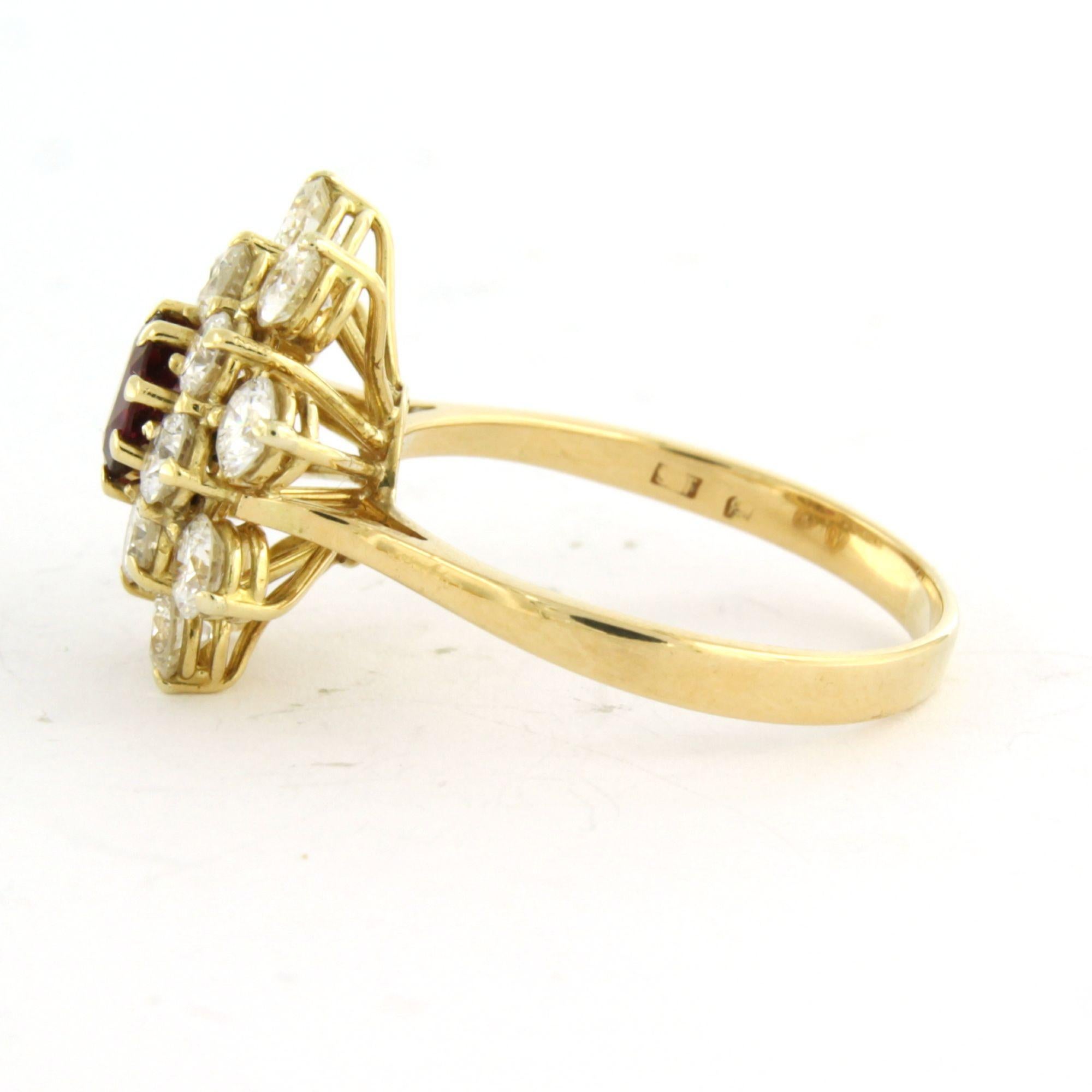 Ring mit Rubin und Diamanten im Brillantschliff bis zu 2,50ct 18k Gold 5,7 Gramm im Zustand „Hervorragend“ im Angebot in The Hague, ZH