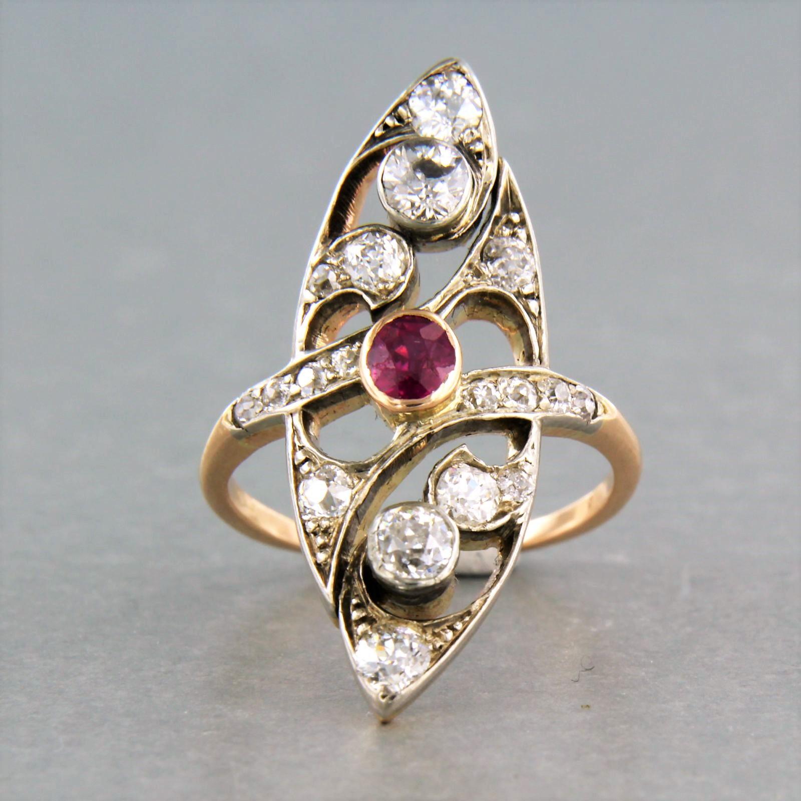 14k yellow gold with silver ring set with ruby ​​and old mine cut diamond. 1.60ct - F, G/H - SI - ring size U.S. 6.5 - EU. 17 (53)

detailed description:

the top of the ring is 3.1 cm wide

ring size US 6.5 - EU. 17 (53), ring can be enlarged or