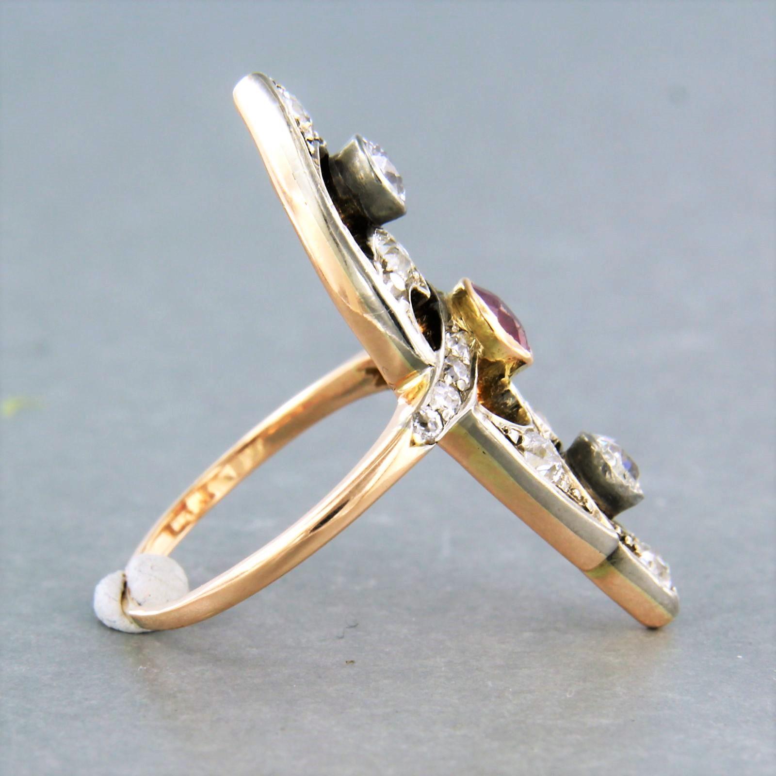 Ring with ruby and diamonds 14k yellow gold and silver In Excellent Condition For Sale In The Hague, ZH