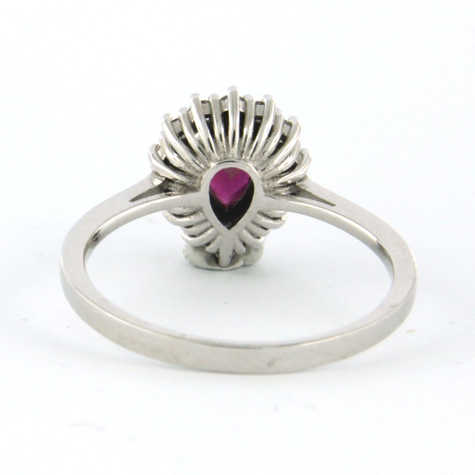 Ring with ruby and diamonds 18k white gold In New Condition For Sale In The Hague, ZH
