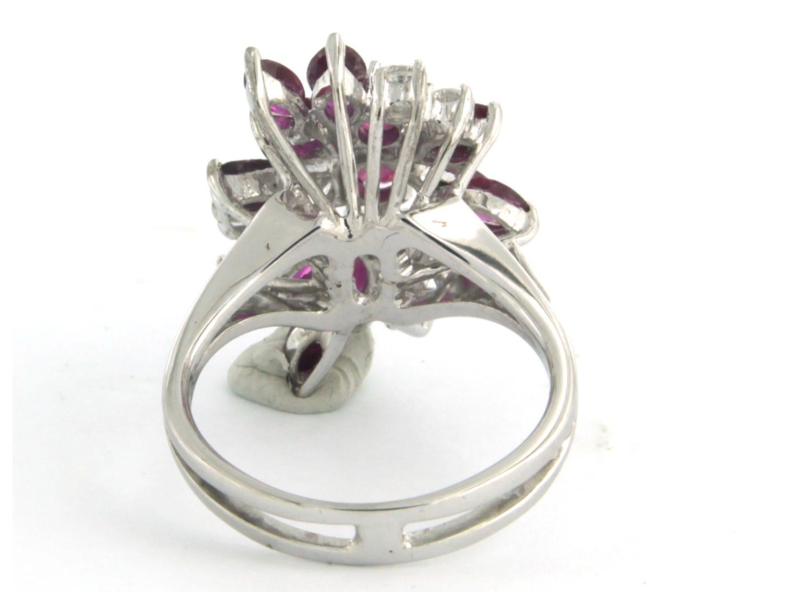 Ring with ruby and diamonds 18k white gold In Good Condition For Sale In The Hague, ZH