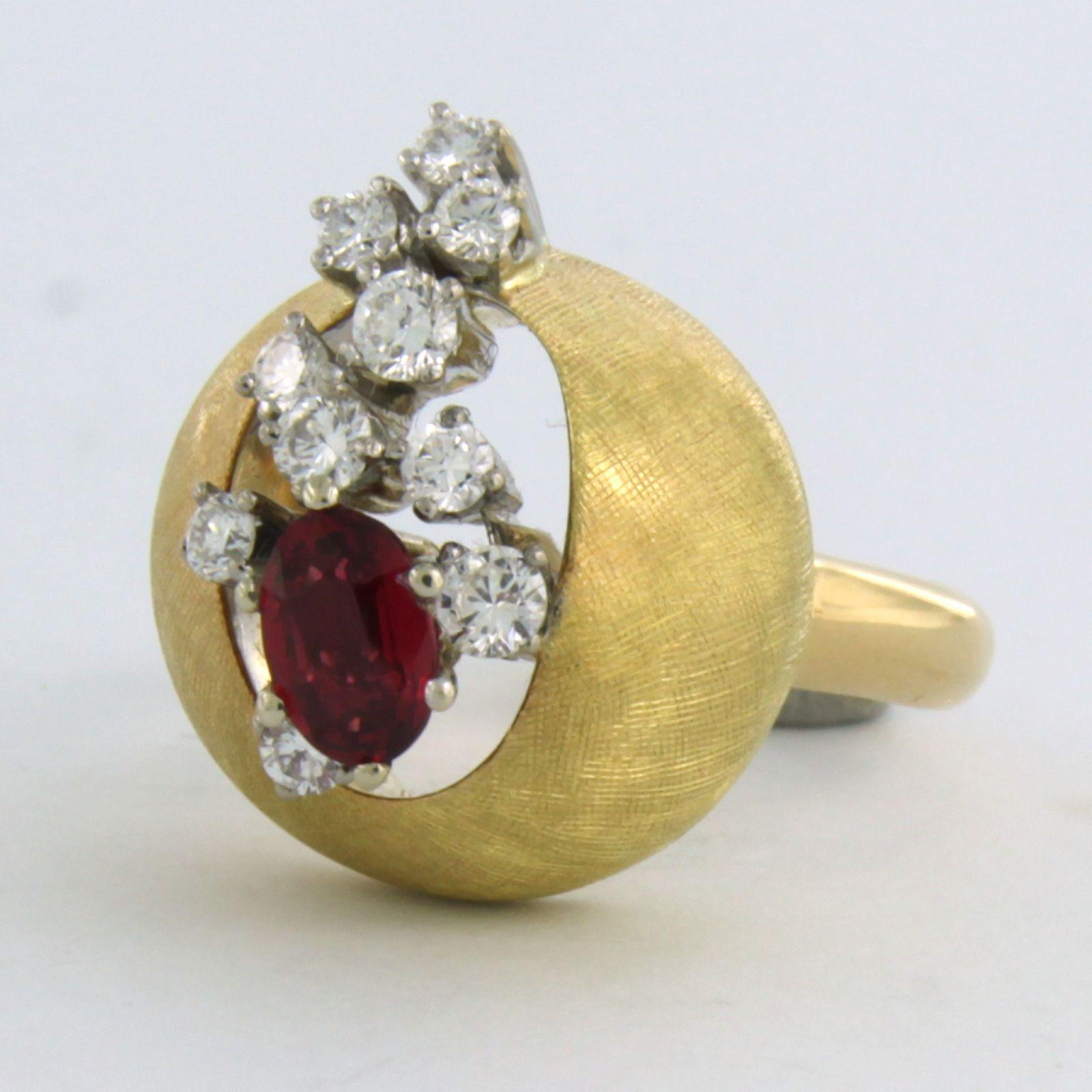 Ring with Ruby and diamonds 18k yellow gold For Sale at 1stDibs