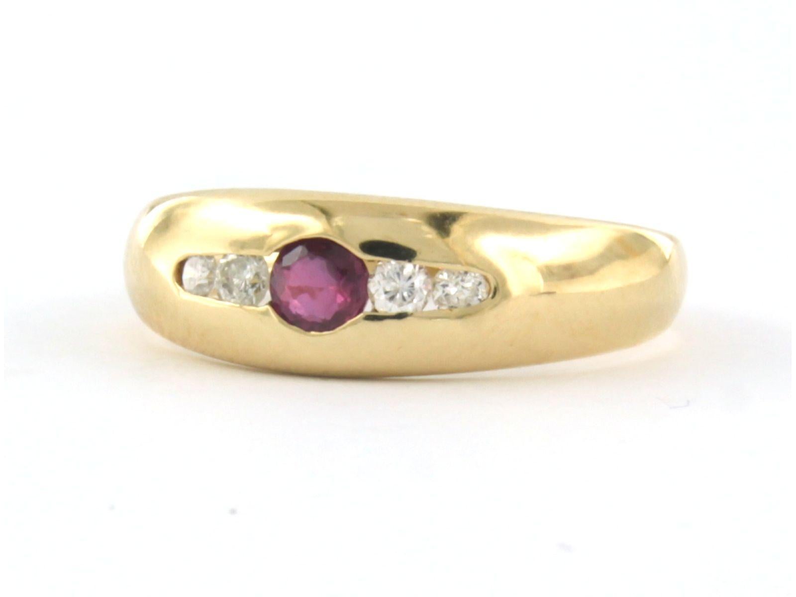 Brilliant Cut Ring with Ruby and diamonds 18k yellow gold