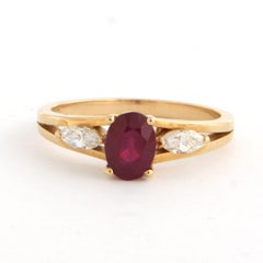 Ring with ruby and marquise shaped diamond up to 0.38ct 18k gold 3.3 grams