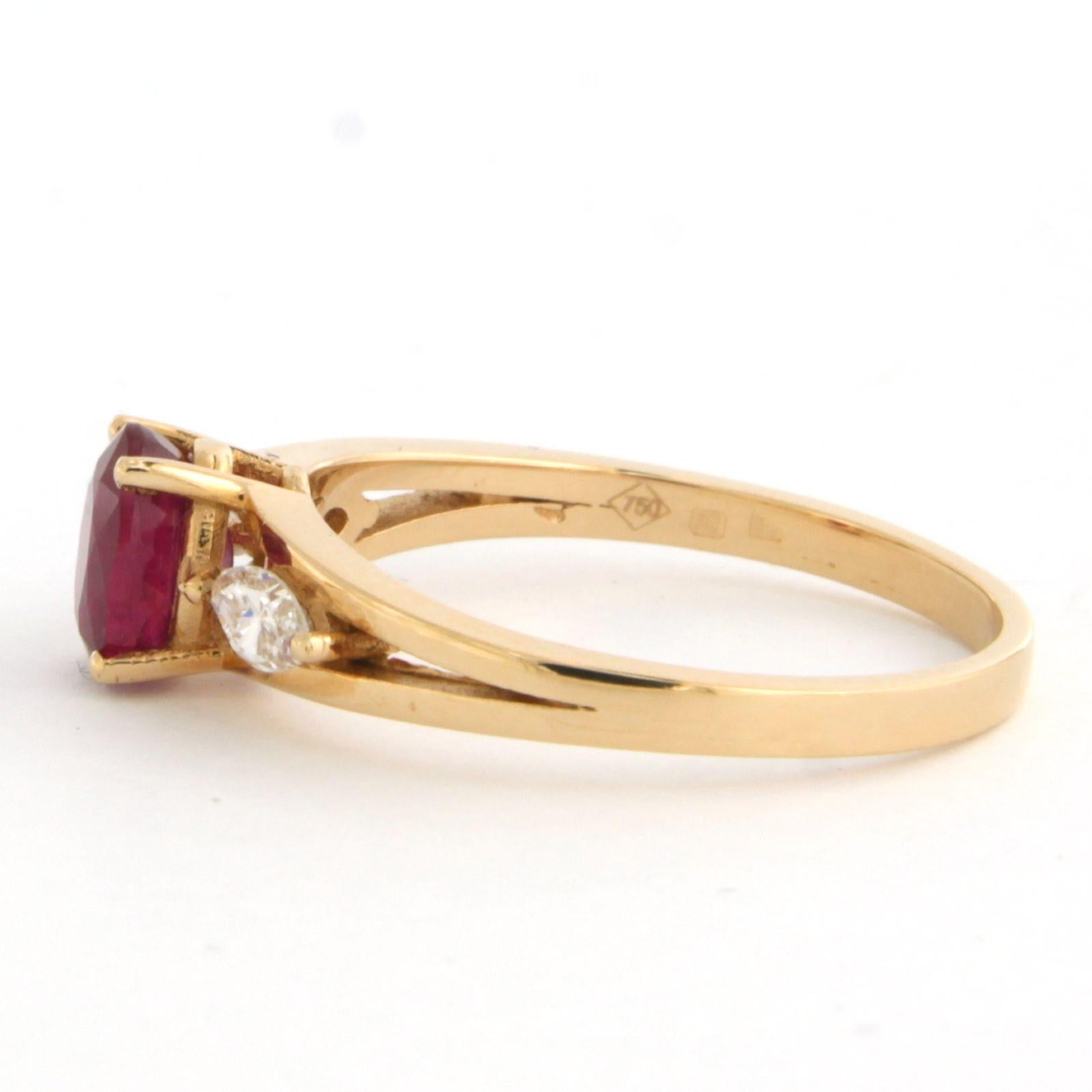 Taglio marquise Anello con rubino e diamante a forma di marquise fino a 0,38ct in oro 18k 3,3 grammi in vendita