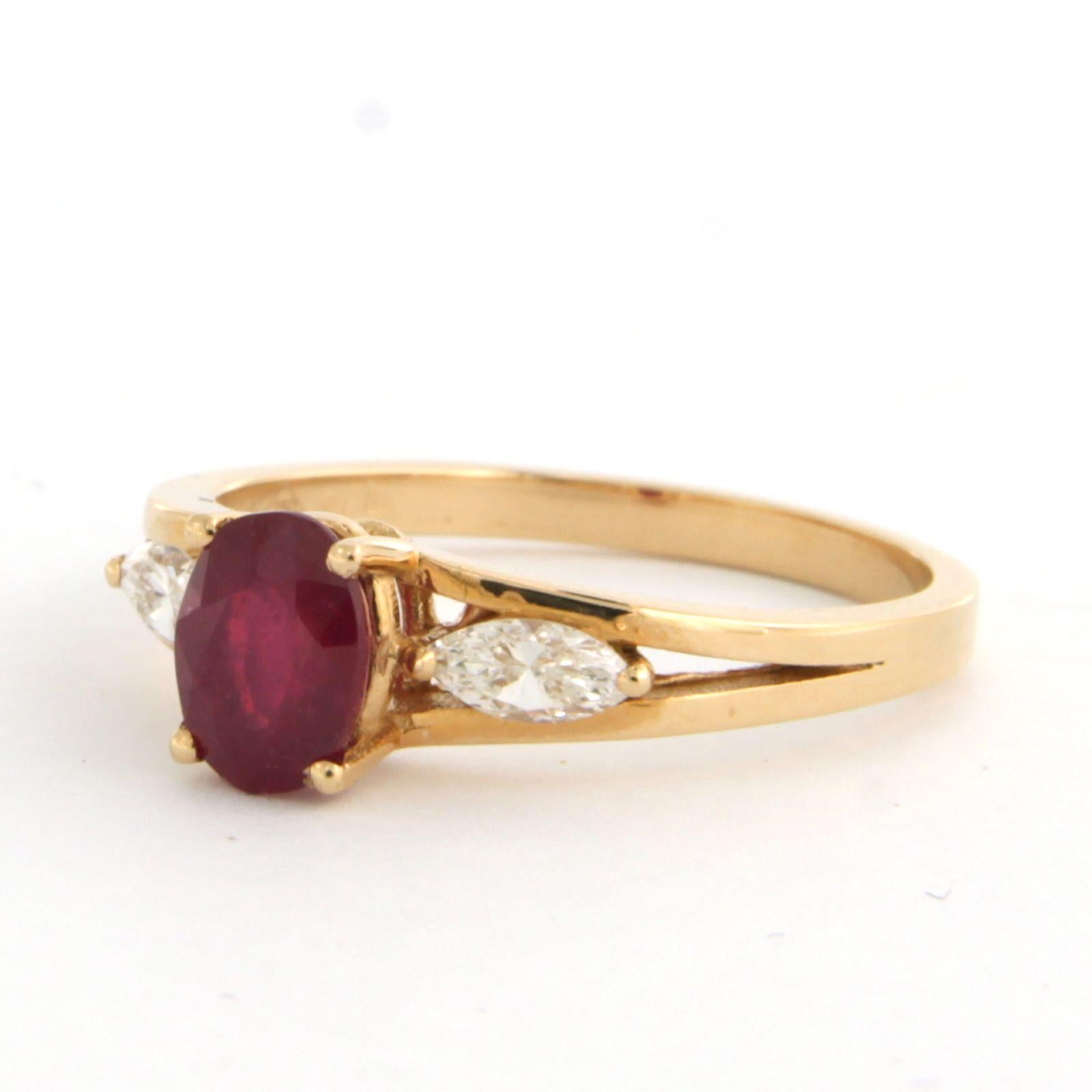 Donna Anello con rubino e diamante a forma di marquise fino a 0,38ct in oro 18k 3,3 grammi in vendita