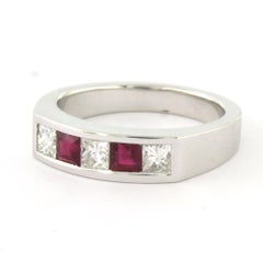 Bague avec rubis et diamants taille princesse jusqu'à 0,50 ct, en or 18 carats, 7,1 grammes