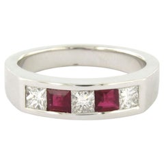 Bague avec rubis et diamants taille princesse jusqu'à 0,50 ct, en or 18 carats, 7,1 grammes