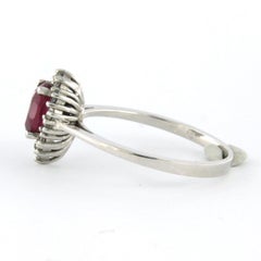 Bague avec rubis jusqu'à 0,90ct et diamants taille brillant jusqu'à 0,24ct Or 18k