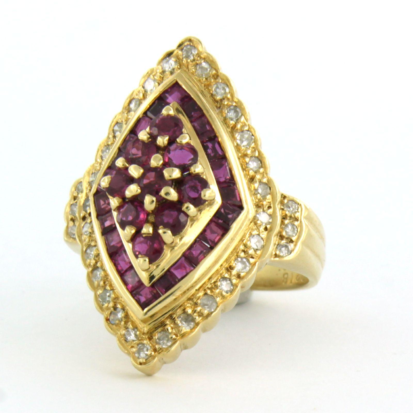 Ring mit Rubin bis zu 2,18 Karat und Diamanten im Einzelschliff bis zu 0,32 Karat 18k Gelbgold (Einfacher Schliff)