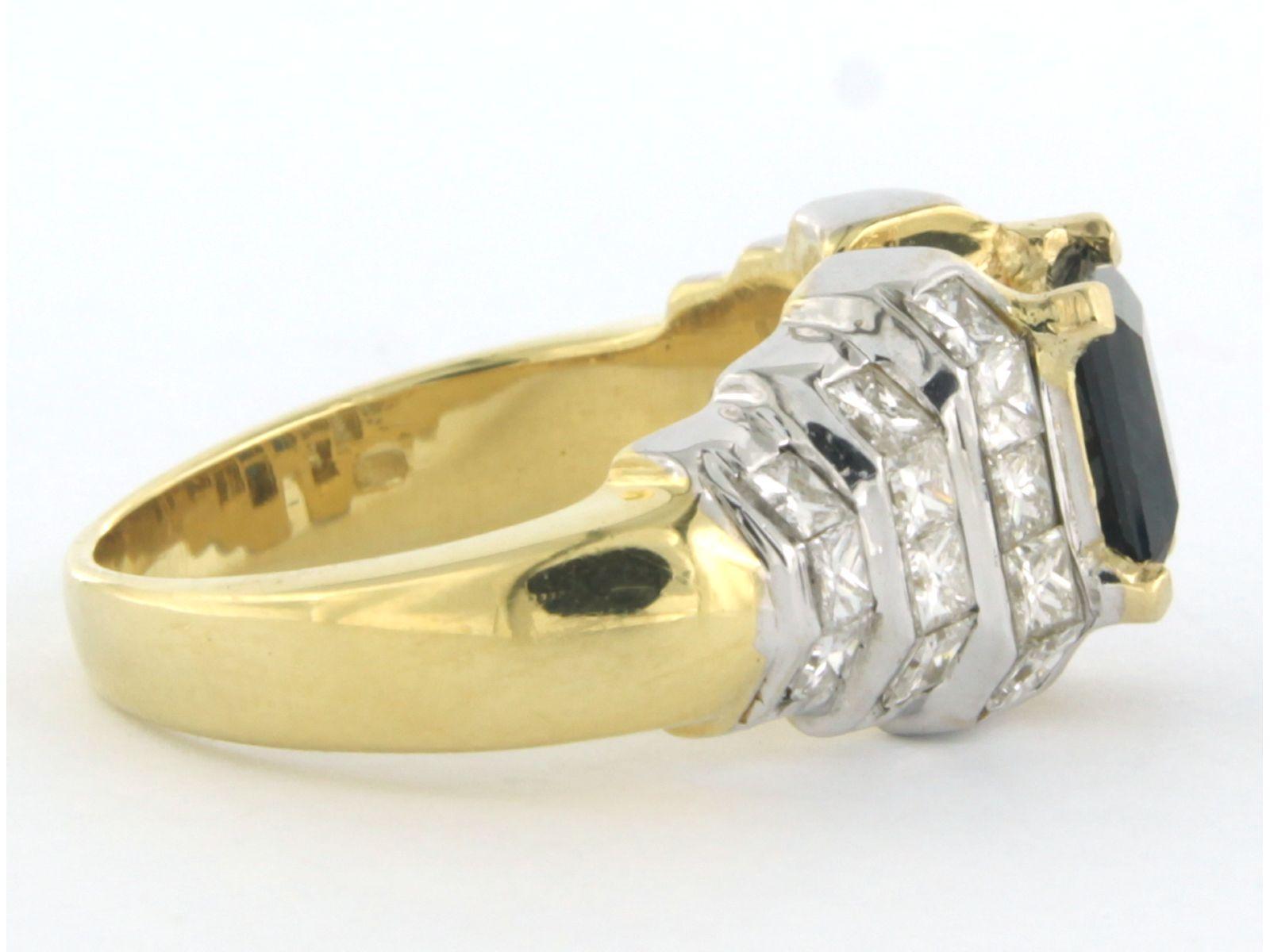 Donna Anello con zaffiro 1,35ct e diamanti taglio princess fino a 2,00ct in oro 18k in vendita