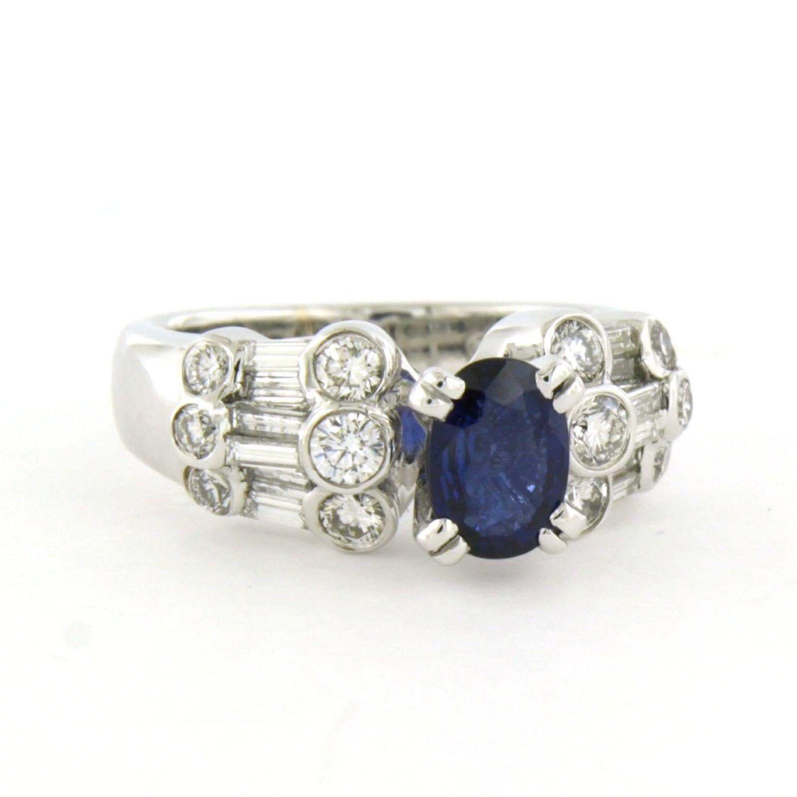 Brilliant Cut Ring with sapphire and brilliant and baguette cut diamonds u to 1.05ct 18k gold For Sale