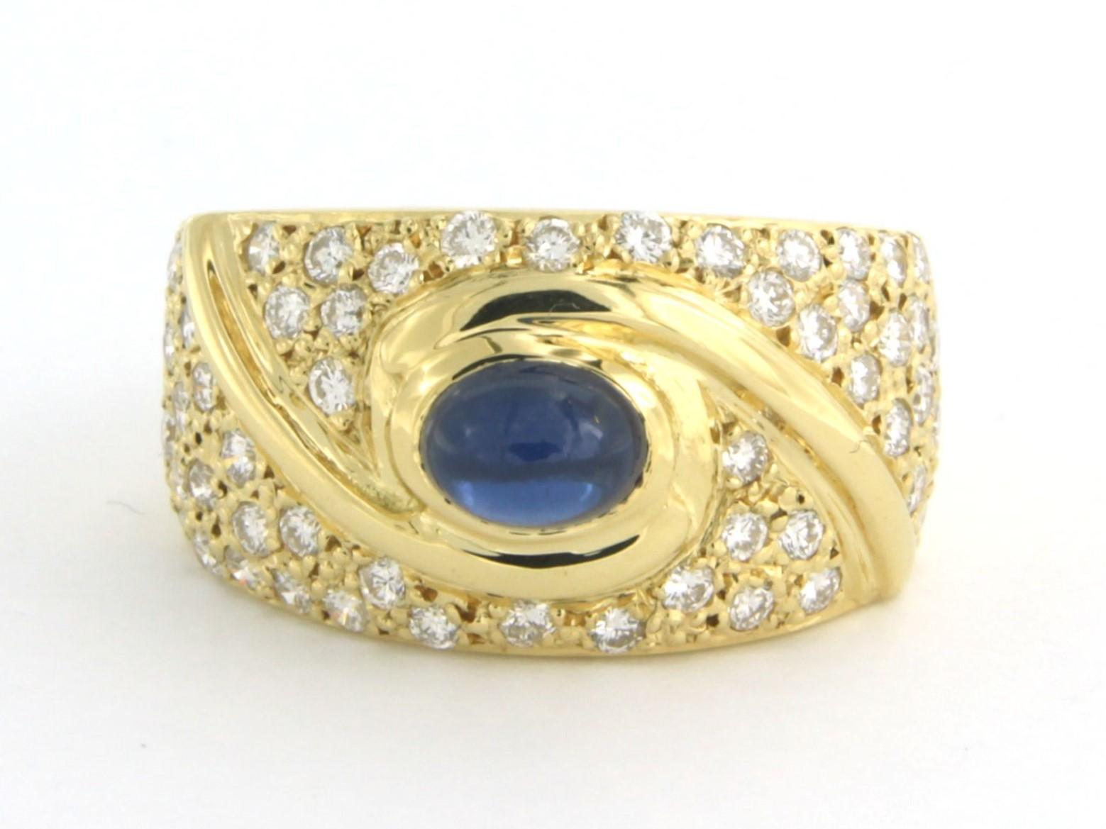Bague en or jaune 18k sertie d'un saphir au centre  et autour diamants taille brillant 1.00ct - F/G - VS/SI - taille de bague U.S. 7.5 - EU. 17.75(56)

description détaillée :

La partie supérieure de l'anneau mesure 1,2 cm de large et 6,4 mm de