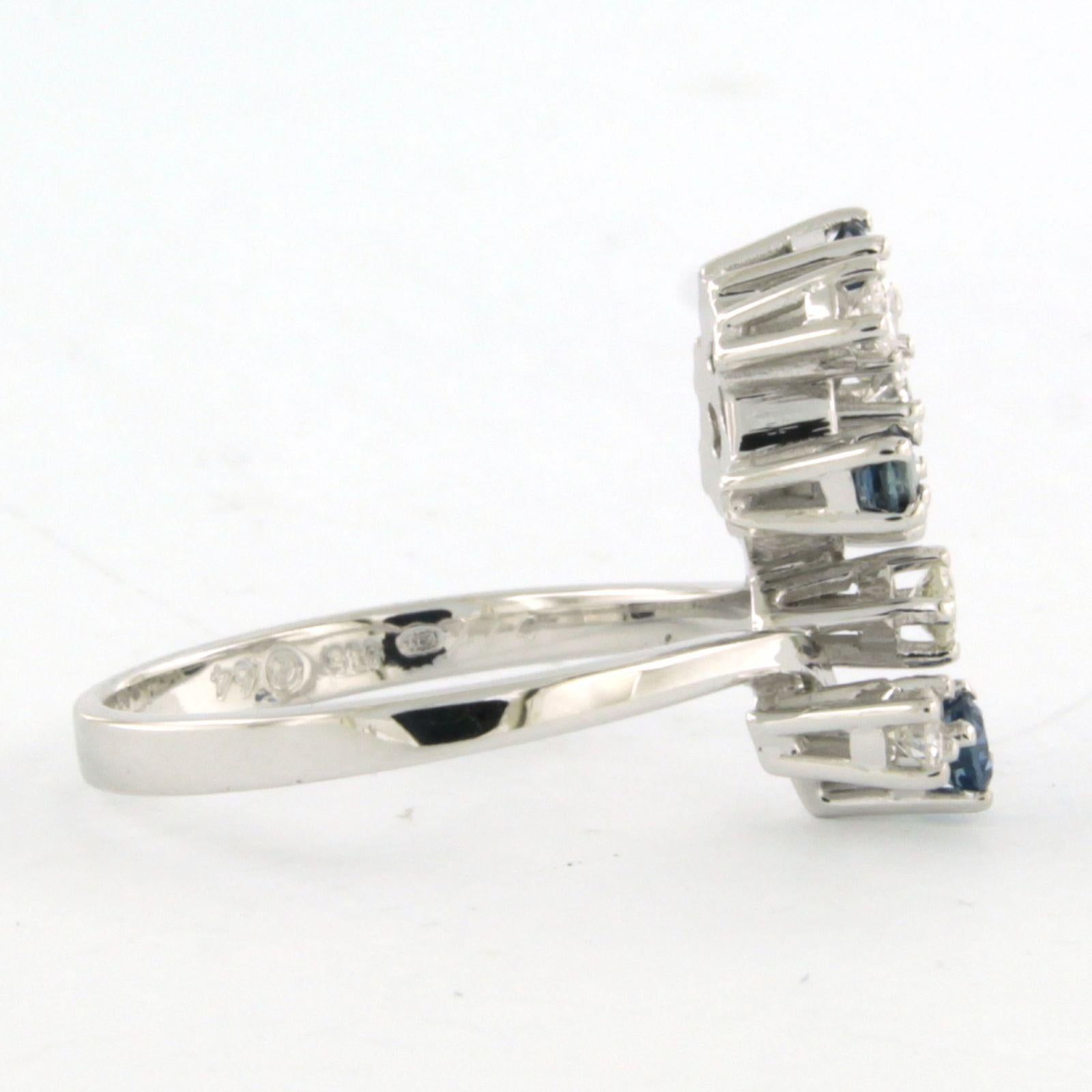Entourage-Ring aus 14k Weißgold, besetzt mit einem Saphir und einem Diamanten im Brillantschliff von bis zu 0,25 ct - F/G - VS/SI - Ringgröße US 7.25 - EU 17.5 (55)

Ausführliche Beschreibung:

Die Spitze des Rings ist oval, 1,7 cm breit und 5,7 mm