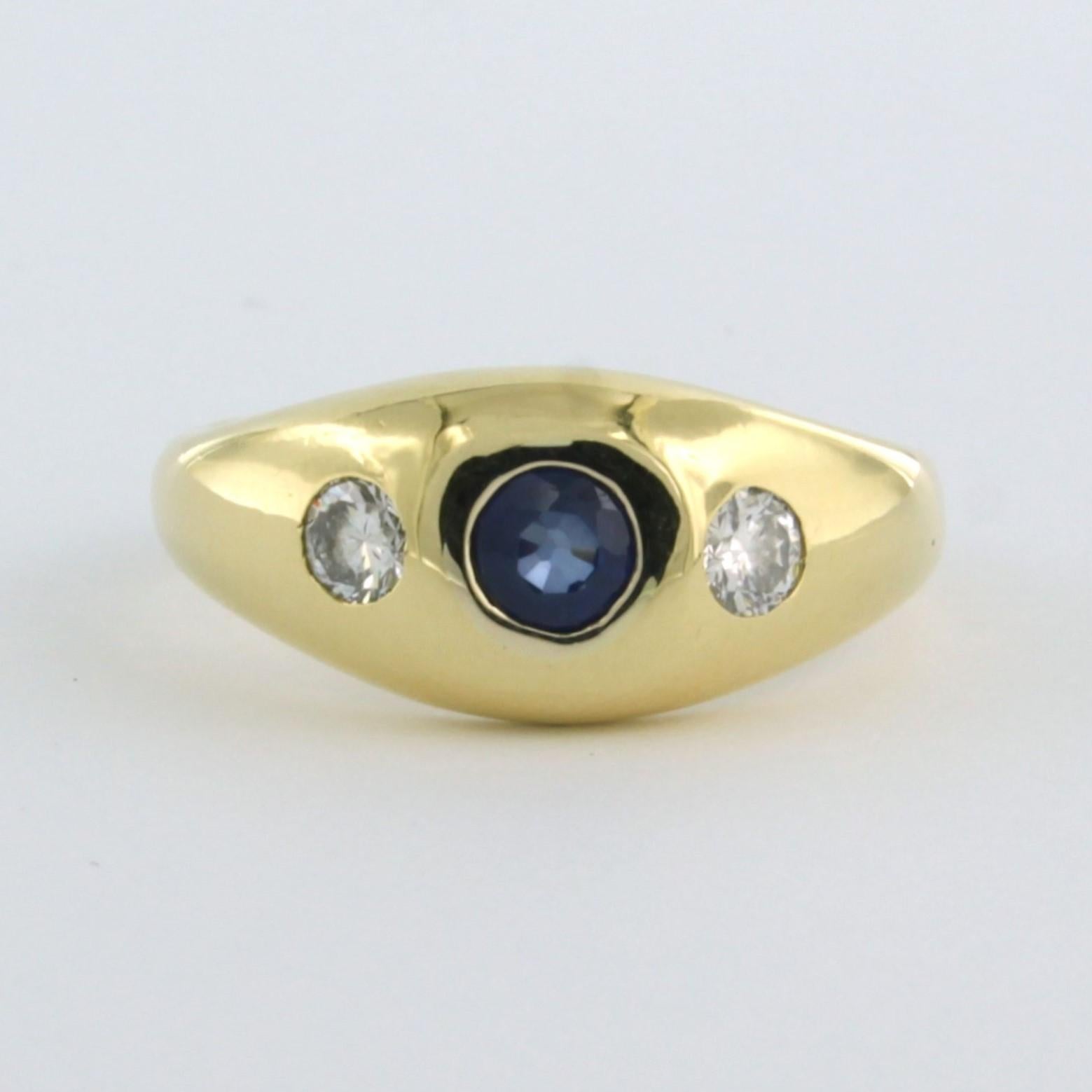 Bague en or jaune 18k sertie d'un saphir et d'un diamant taille brillant jusqu'à 0,32ct - F/G - VS/SI - taille de bague US 8 - EU 18,25(57)

description détaillée

le haut de l'anneau a une largeur de 6.4 mm

poids 8,2 grammes

bague taille US 8 -