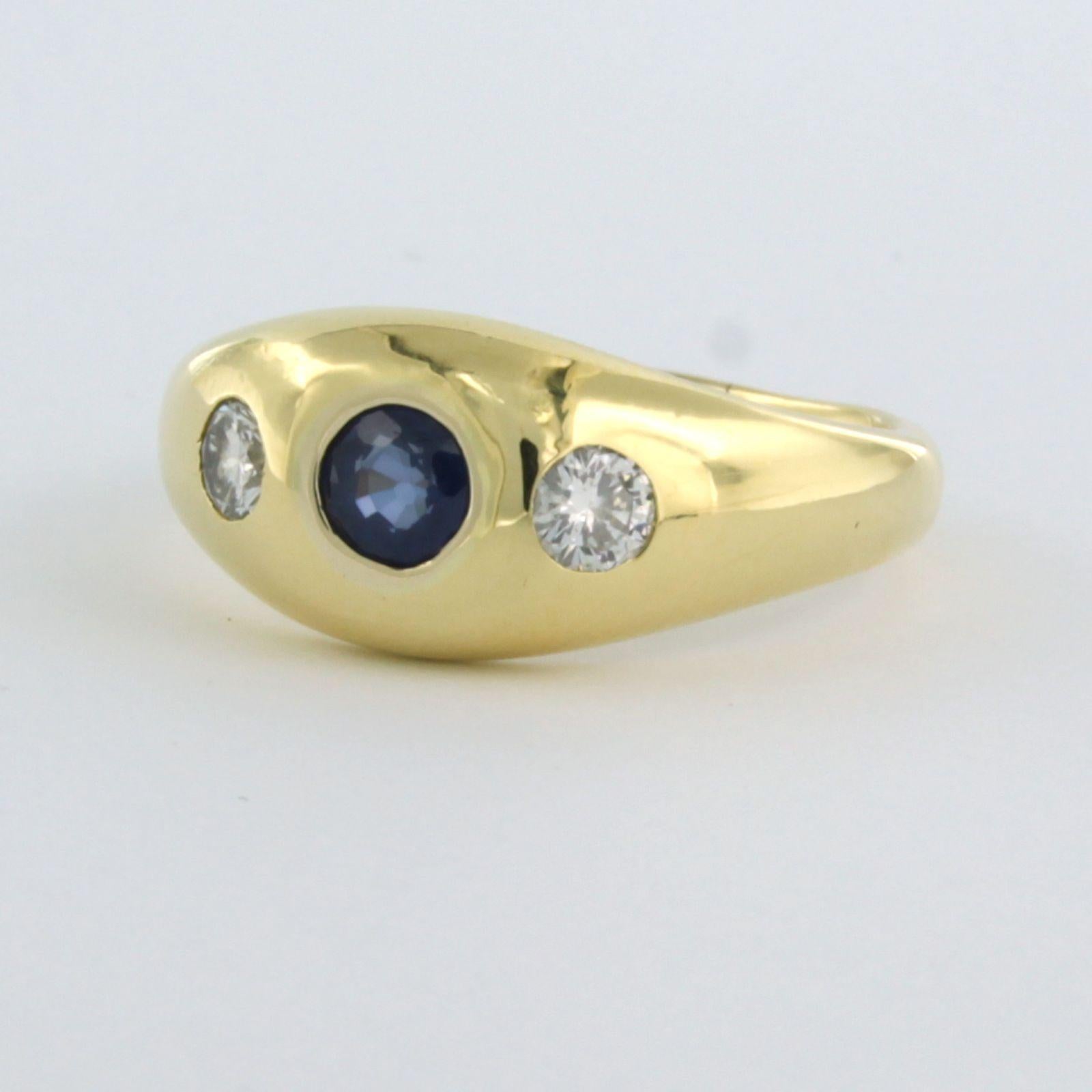 Taille brillant Bague avec saphir et diamants taille brillant jusqu'à 0,32ct Or jaune 18k en vente