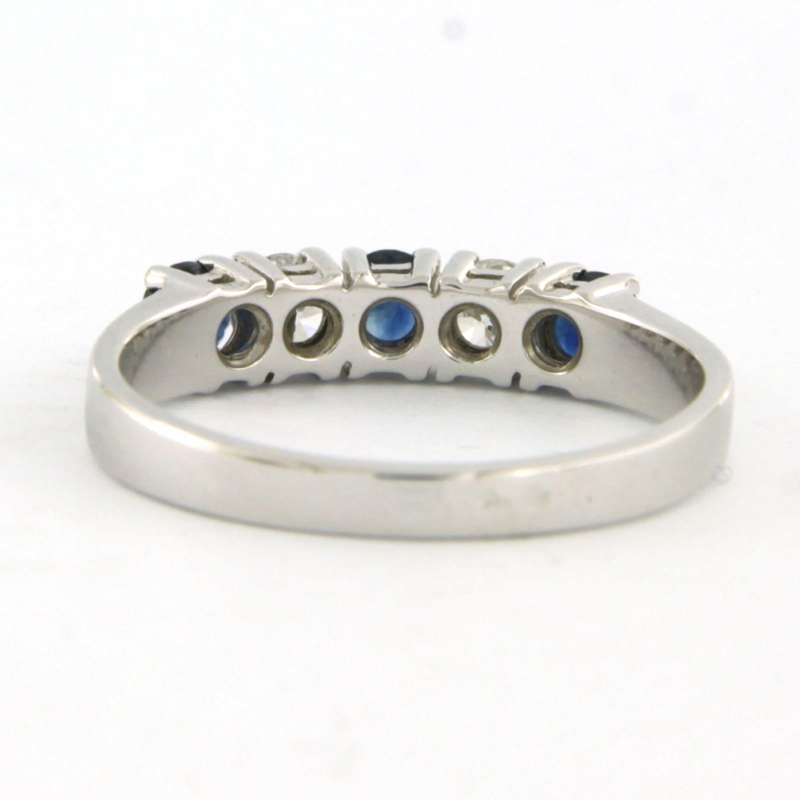 Ring mit Saphiren und Diamanten im Brillantschliff bis zu 0,33 Karat 18k Weißgold im Angebot 1