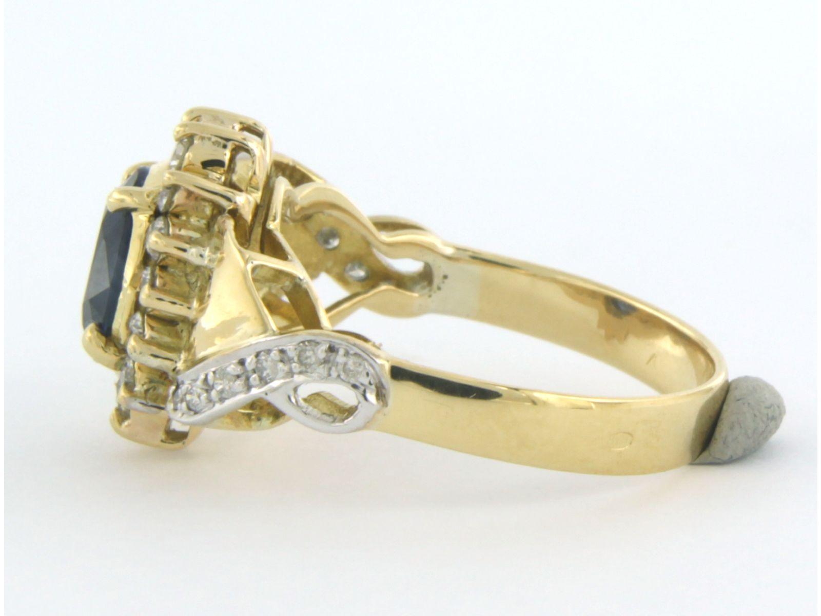 Ring mit Saphiren und Diamanten im Brillantschliff bis zu 0,50 Karat 14 Karat zweifarbigem Gold (Moderne) im Angebot