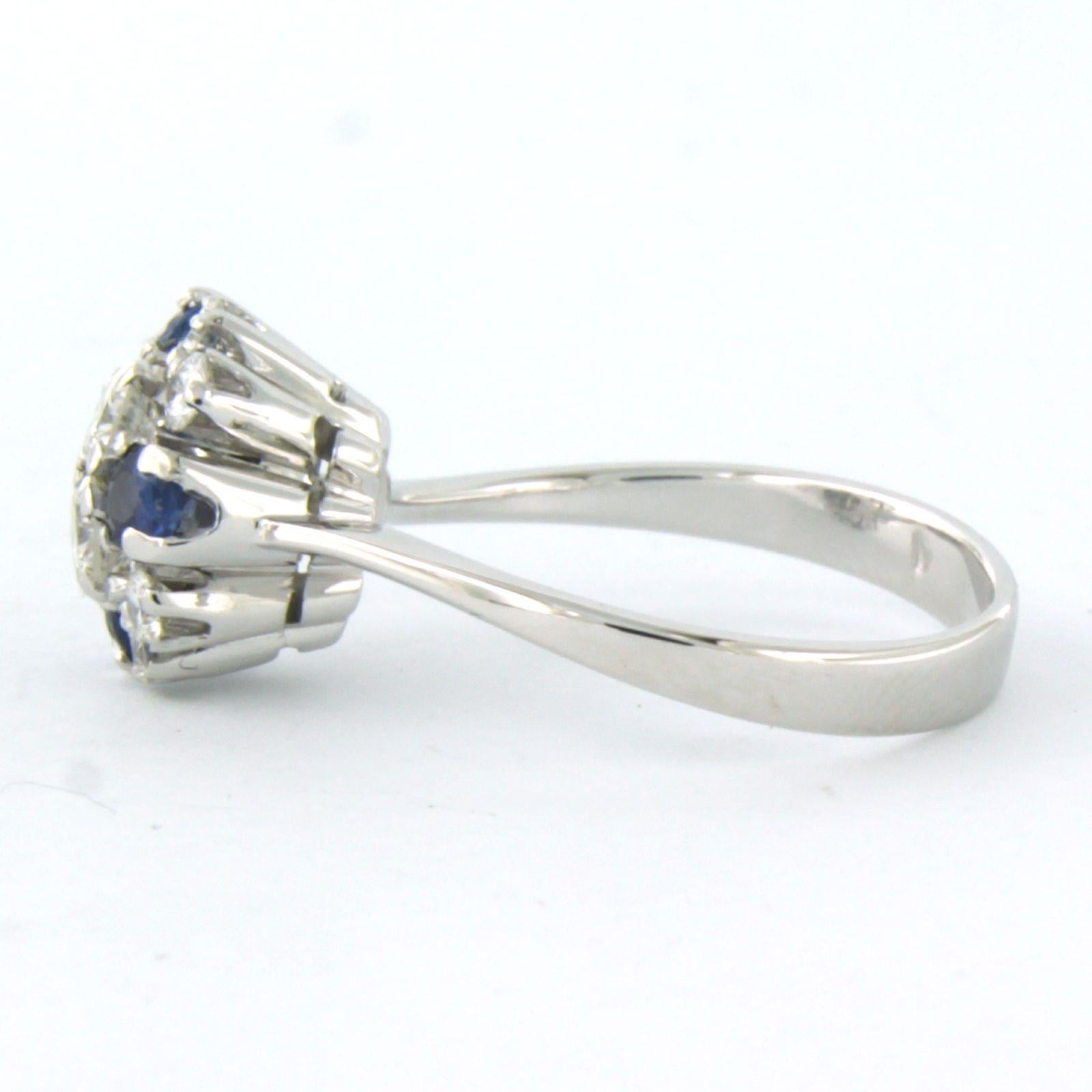Ring mit Saphiren und Diamanten im Brillantschliff bis zu 0,50 Karat 18 Karat Weißgold (Moderne) im Angebot