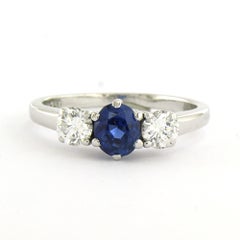 Anillo con zafiro y diamantes talla brillante de hasta 0,60 ct Oro blanco de 18k