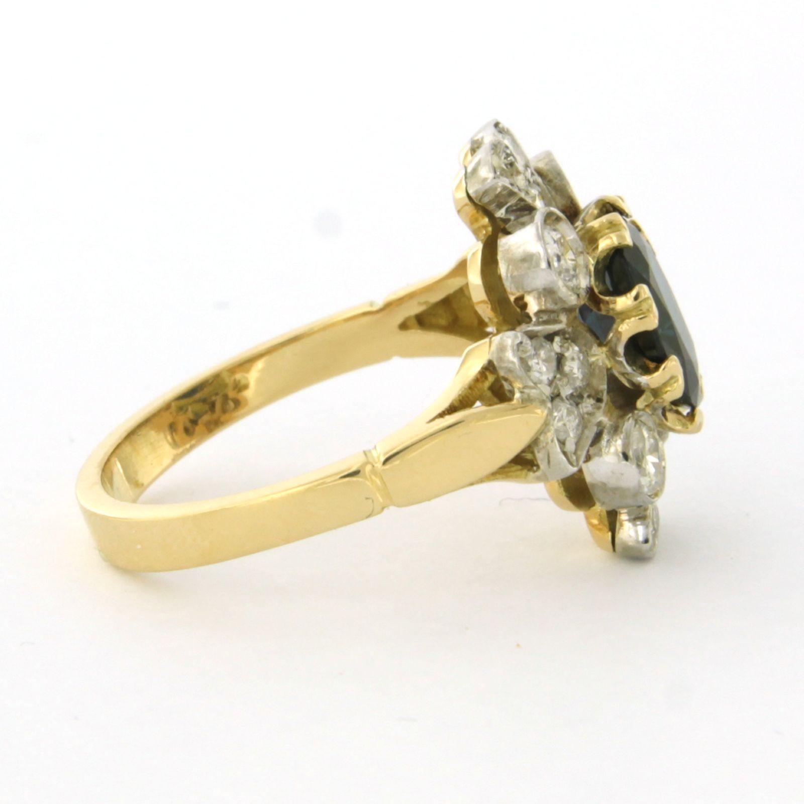 Bague en or jaune 18k et argent sertie de saphirs et de diamants taille brillant jusqu'à 0,75 ct - G/H - SI - taille de bague US 7,25 - EU 17,5(55)

Description détaillée

La partie supérieure de l'anneau mesure 1,8 cm de large et 6,0 mm de