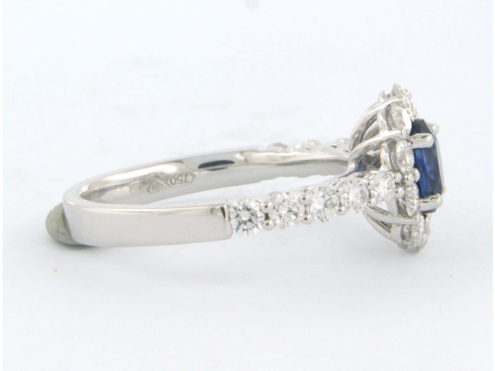 Ring mit Saphiren und Diamanten im Brillantschliff bis zu 0,90 Karat 18 Karat Weißgold im Angebot 1