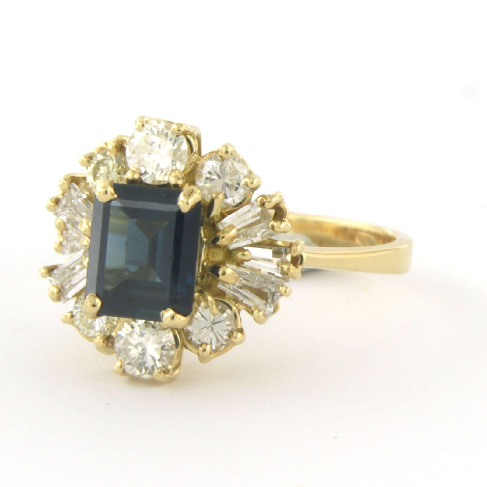 Brilliant Cut Ring with sapphire and diamond 18k yellow gold For Sale