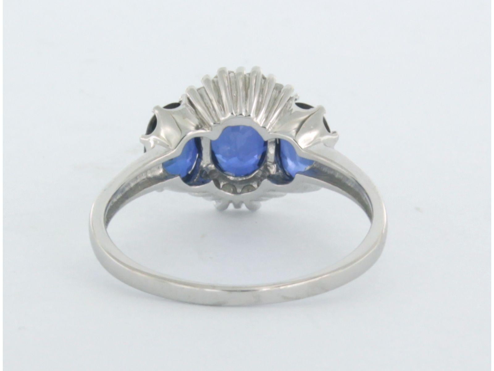 Ring with sapphire and diamonds 14k white gold In New Condition For Sale In The Hague, ZH