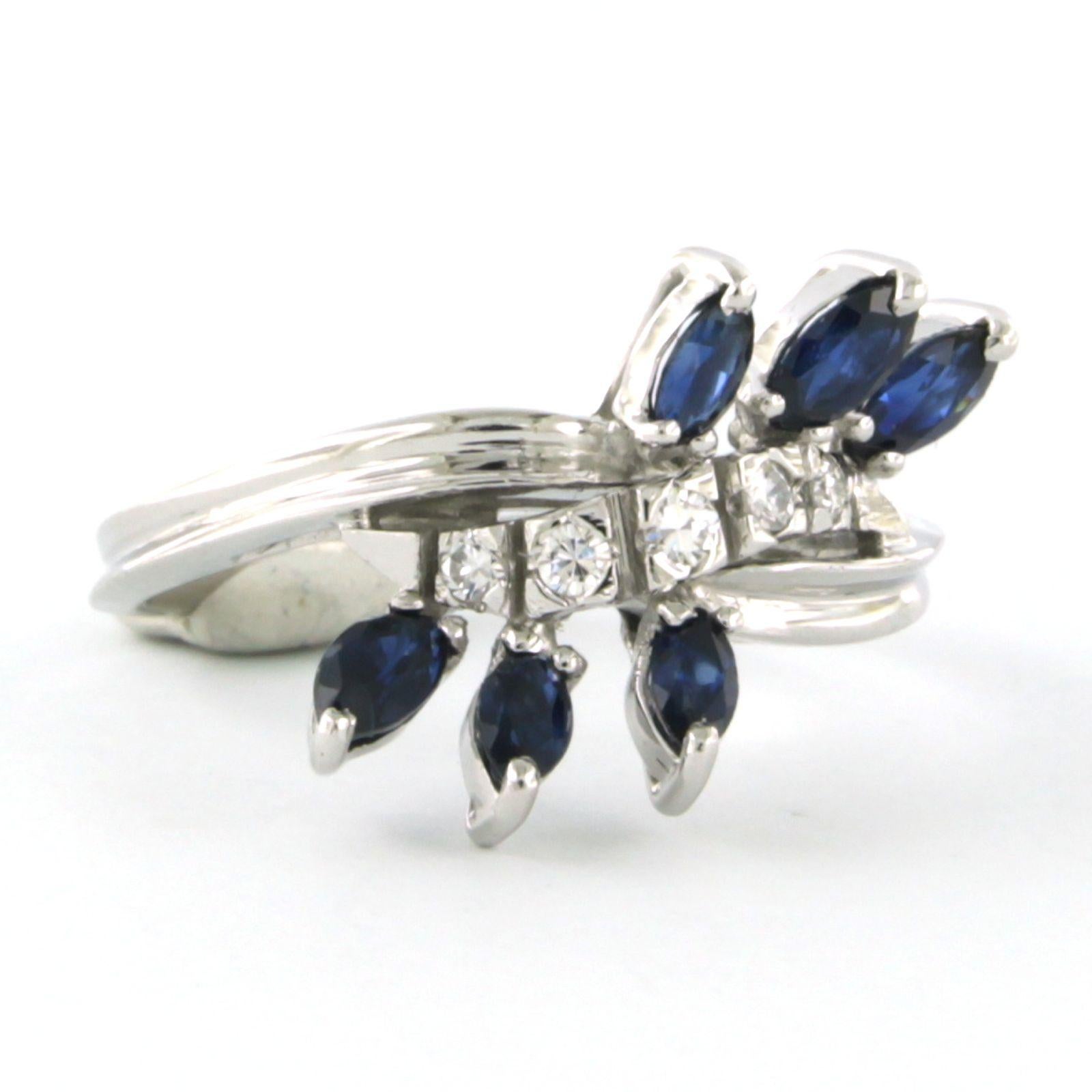 Modern Ring with sapphire and diamonds 18k white gold