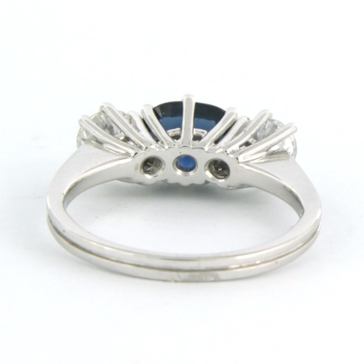 Ring with sapphire and diamonds 18k white gold In Good Condition For Sale In The Hague, ZH
