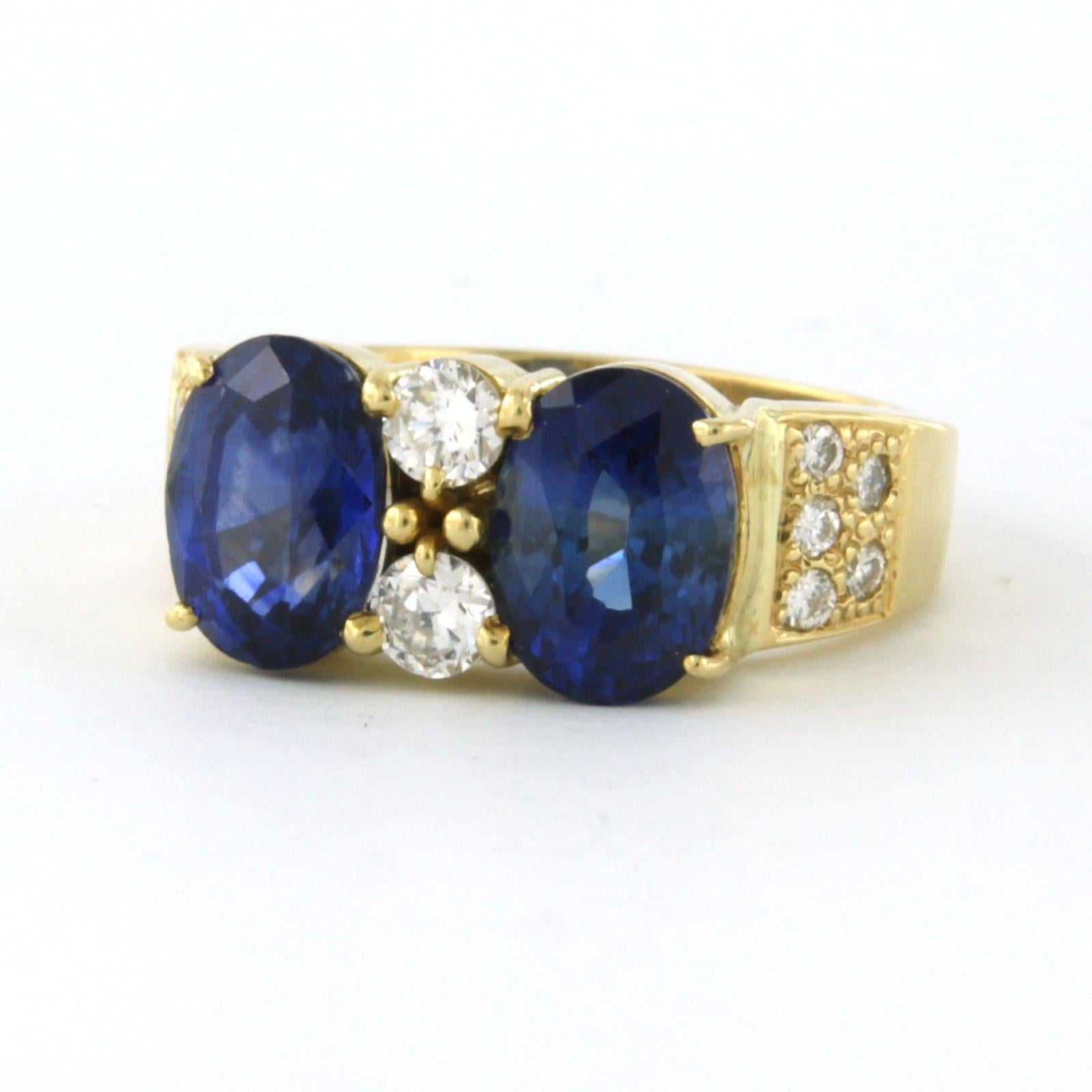 Brilliant Cut Ring with sapphire and diamonds 18k yellow gold For Sale