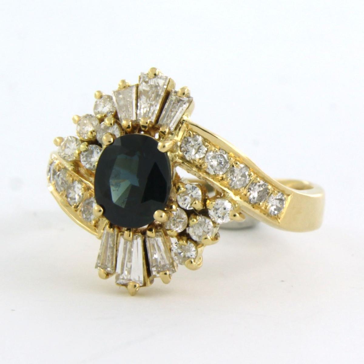 Brilliant Cut Ring with Sapphire and diamonds 18k yellow gold For Sale