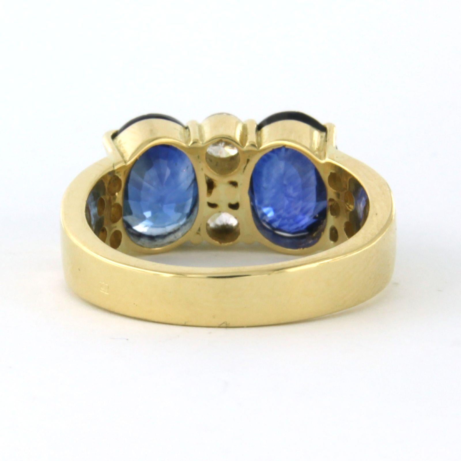 Ring with sapphire and diamonds 18k yellow gold In Good Condition For Sale In The Hague, ZH