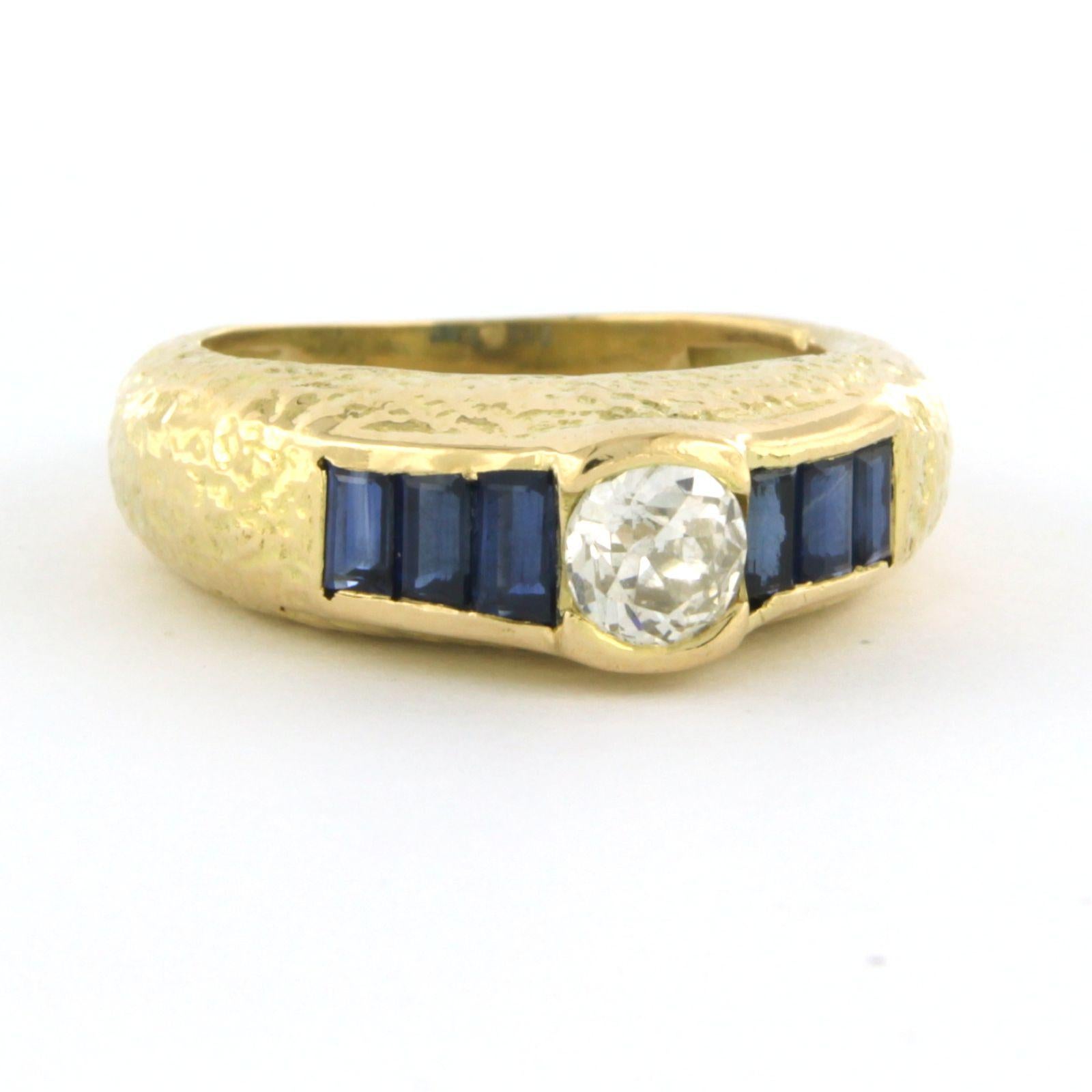 Bague en or jaune 18 carats avec saphir et diamant taille ancienne jusqu'à 0,60 carat Unisexe en vente