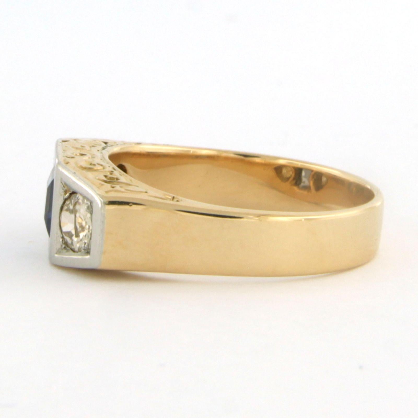 Ring with sapphire and old mine cut diamonds up to 0.40ct 14k gold and platinum In Excellent Condition For Sale In The Hague, ZH