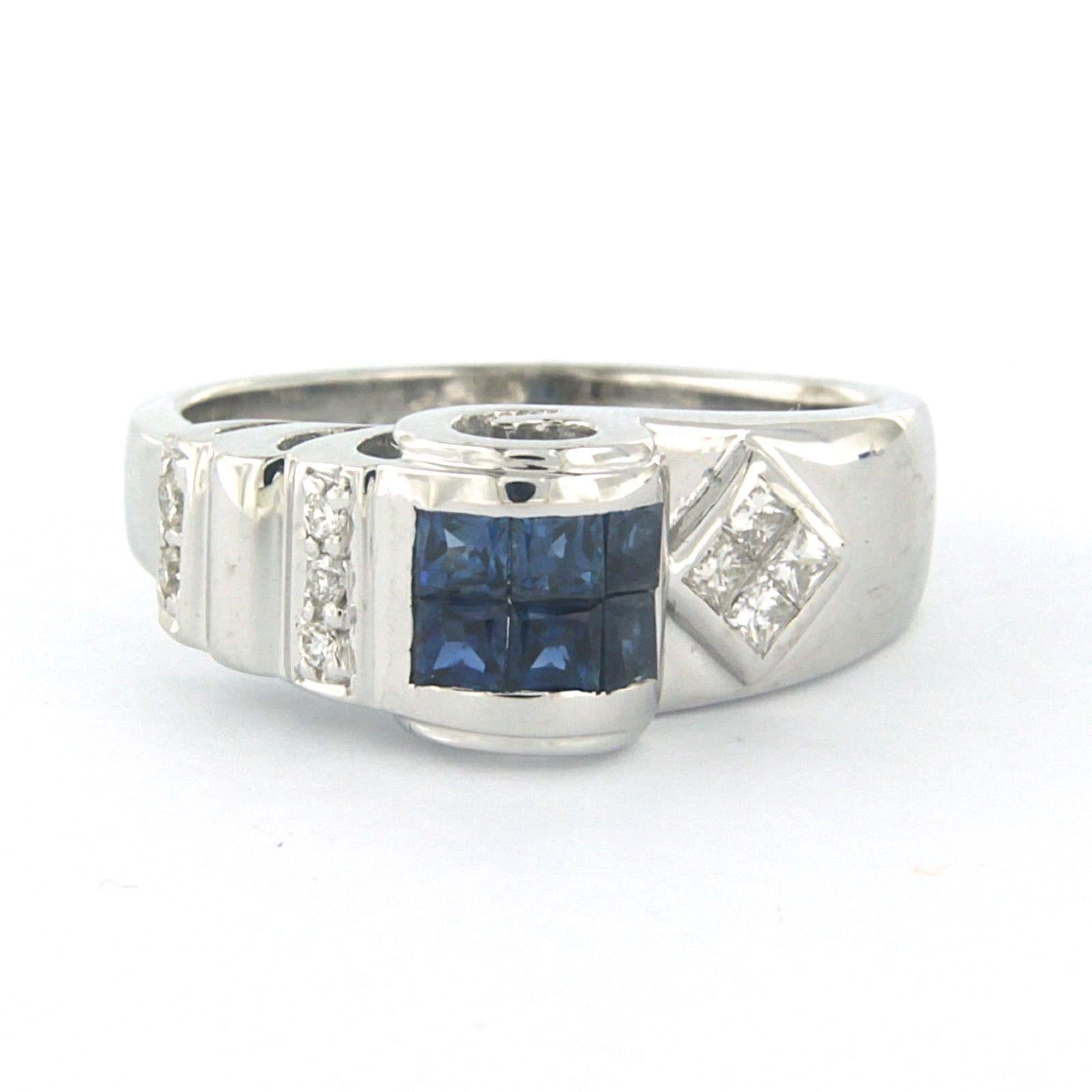 18k white gold ring set with sapphire and princess cut and brilliant cut diamonds. 0.20ct - F/G - VS/SI - ring size U.S. 7 - EU. 17.25 (54)

detailed description:

The top of the ring is 7.7 mm wide and 6.6 mm high

Ring size US 7 - EU. 17.25 (54),