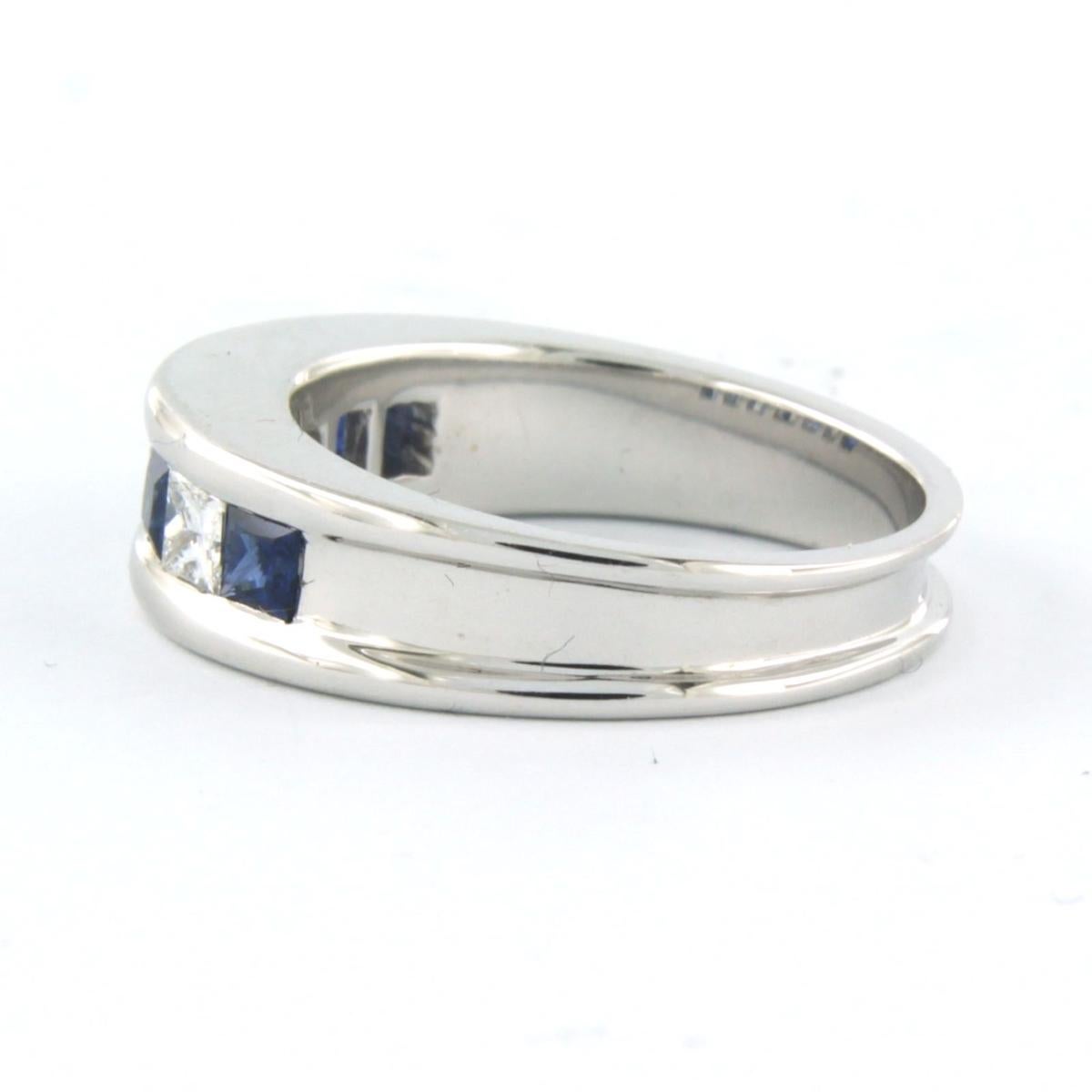 Modern Ring with Sapphire and princess cut diamonds up to 0.38ct 18k gold 7.8 grams For Sale